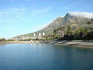 Molteno Reservoir next to de Waal Park in Gardens is one of Cape Town's sources of fresh water.  Find Gardens Cape Town accommodation on our Gardens Cape Town accommodation page.