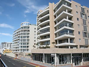 Mouille Point is considered an upmarket place to live by those who enjoy wide open sea views.  Find Green Point Cape Town accommodation on our Green Point Cape Town accommodation page.