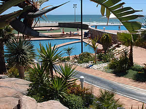 The MacArthur baths lie on the seafront between Kings Beach and Humewood Beach.  The complex consistes of a number of salt- and fresh-water pools, slides and landscaping with exhilarating sea views.  Find Humewood accommodation on our Humewood accommodation page.