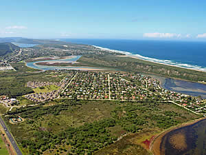 Sedgefield lies between Knysna and Wilderness, the sea and the lakes.  A small town, it is popular for holidays   and stop overs due to the variety of what it offers.  Find Sedgefield accommodation on our Sedgefield   accommodation page.