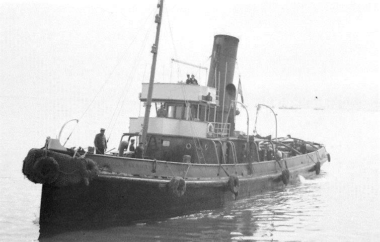 The Sir Charles Elliott was a South African steam tug that ran aground and was wrecked at Rock Point, Namibia on the 3rd December 1942 after returning to Cape Town after assisting the DUNEDIN STAR.