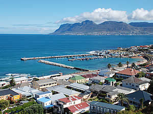Some of Gordons Bay's best properties are on the hillside below the Steenbras Dam and enjoy fabulous view across   Flase Bay towards Fish Hoek and Simons Town.  Find Strand accommodation on our Strand accommodation page.
