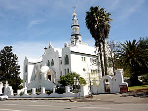 The current Dutch Reformed Church in Swellendam's main street is an extraordinary mixture of styles (Baroque,   Gothic, Byzantine and Restoration) that somehow blend into a beautiful edifice.  Find Swellendam accommodation on   our Swellendam accommodation page.