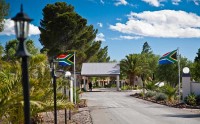 entrance_to_wagon_wheel_country_lodge_beaufort_west.jpg