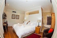 luxury_double_bedroom_at_swanlake_accommodation.jpg